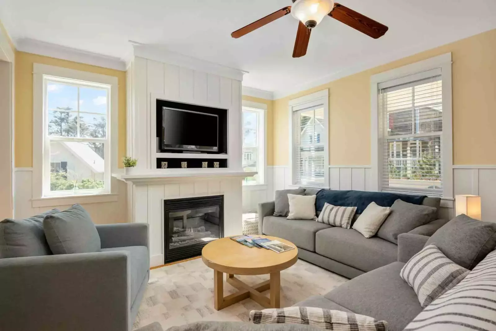 "Everything was clean, and very comfortable. I especially enjoyed the hot tub and fireplace." - Alesia