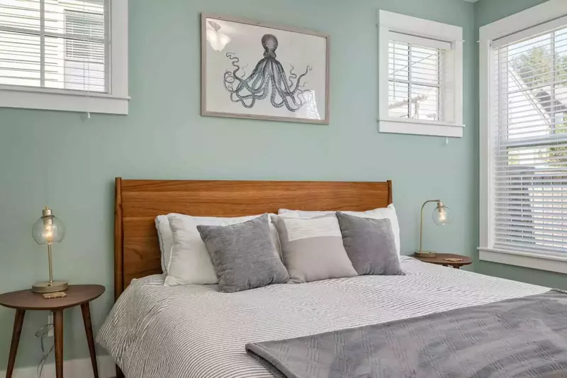 Ann and Kathy's Regal Seagull