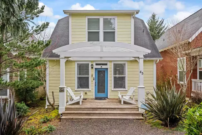 Welcome to Starry Night. We hope we get to host you at this lovely Depoe Bay rental. Please reach out with any questions.