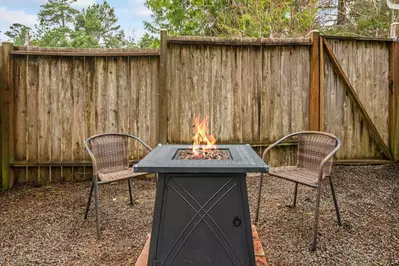 The fire table is wonderful spot to enjoy a lovely Oregon Coast night.