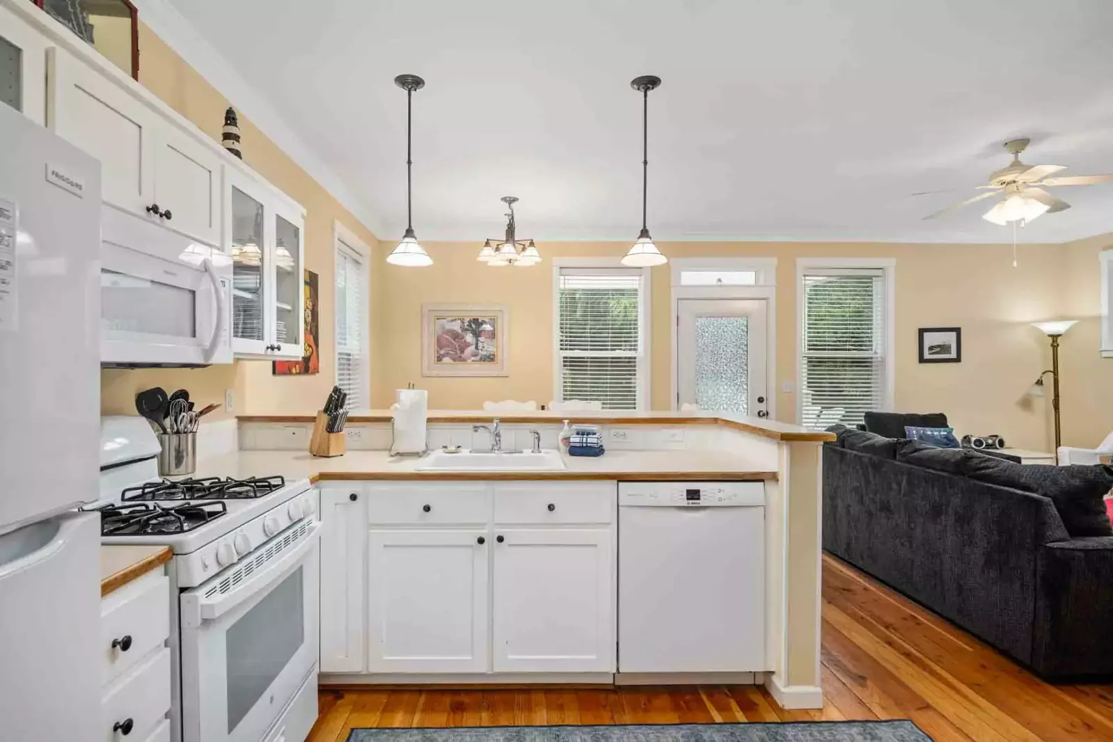 "Really pretty and beach was in walking distance! very nice area and neighborhood" - Alexis