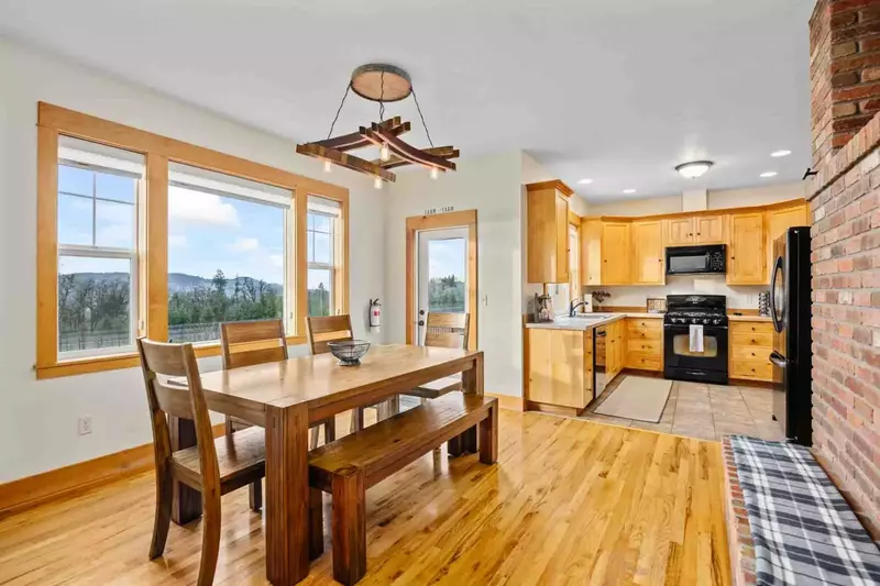 "Our stay at the Little Farm was perfect! Very clean and as described- beautiful location and very peaceful. " - Sara