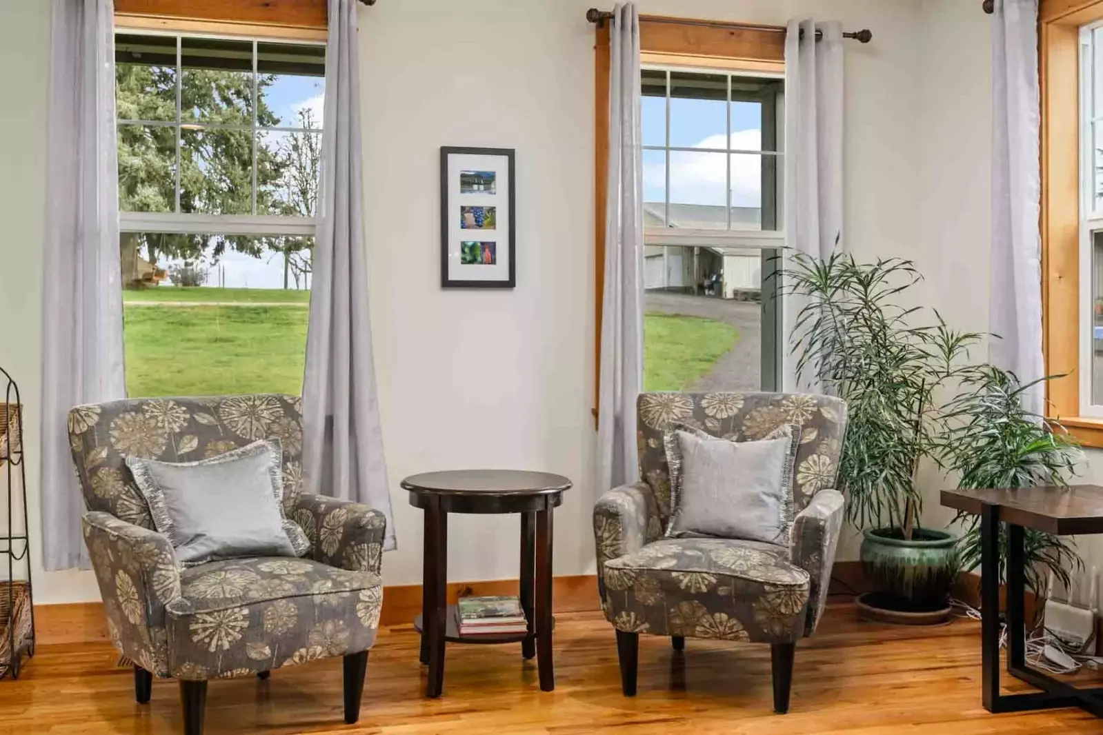 The Willamette Valley is full of excellent farms and markets. Guests can make amazing meals with locally sourced ingredients.