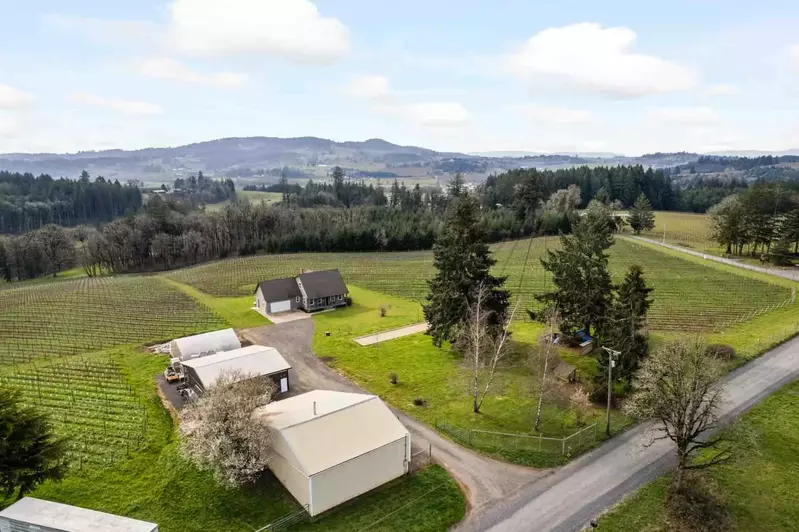 The Willamette Valley is not too far from Portland or the Oregon Coast. Explore the whole state with Little Farm as your base camp.