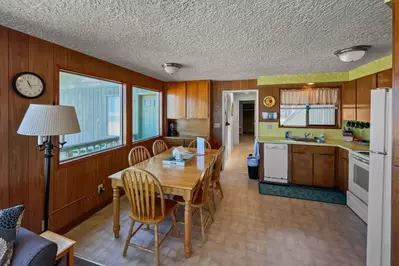 "Easy check in and check out. Very nice and clean property. 10/10, would stay again!!" - Greg