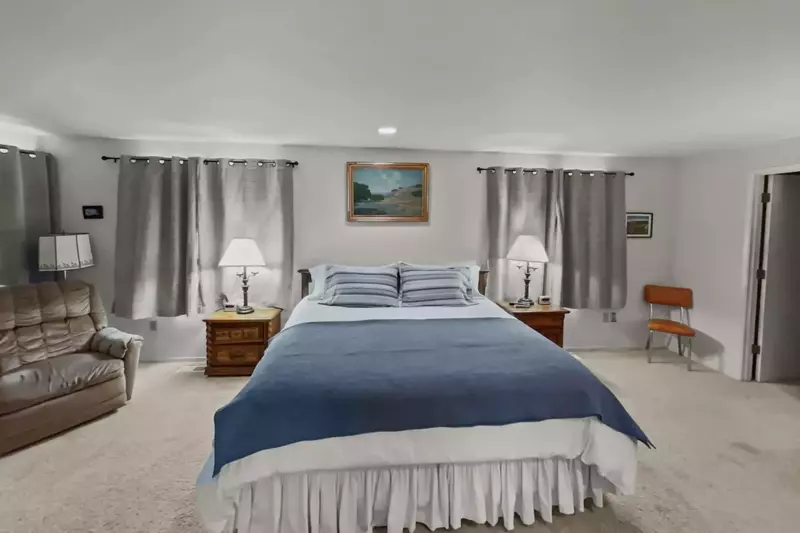 A very spacious bedroom.