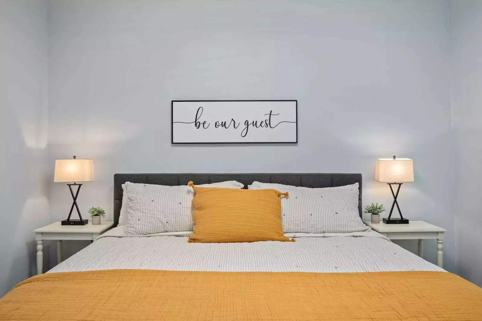 "Great location, comfy accommodations, and great communication from the host." - Jack