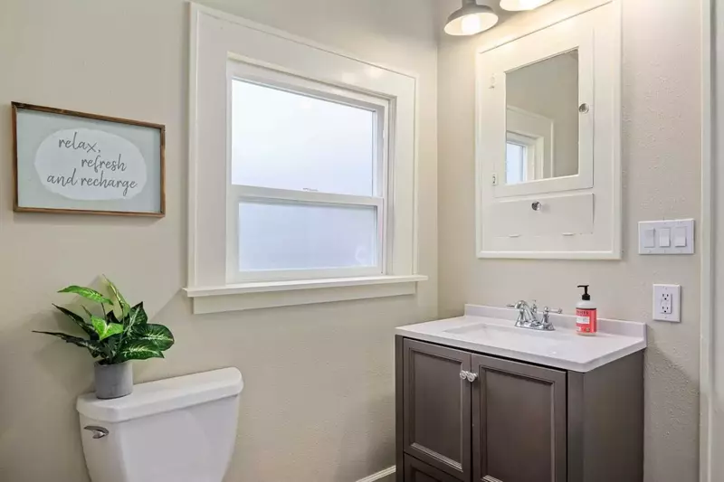 "We were looking for a place in town with a kitchen, and this place was perfect." - Steven