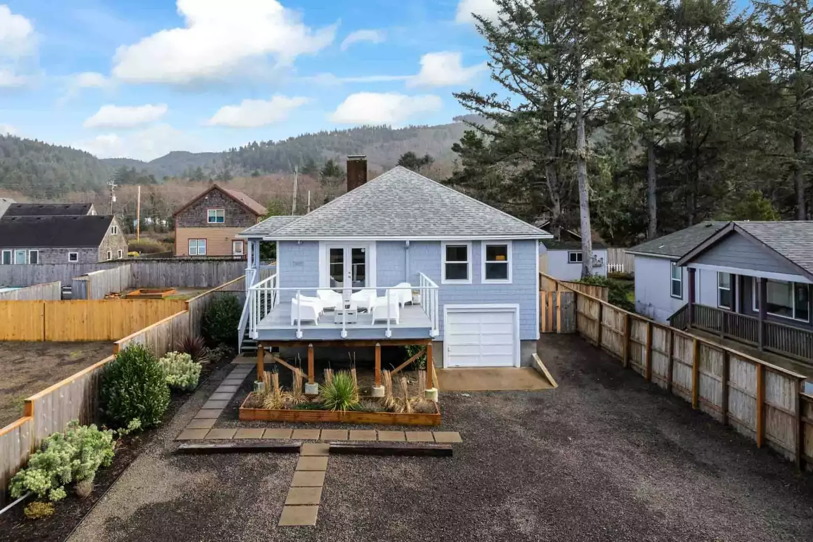 The Oregon Coast is gorgeous in every season. Remember to pack both sunblock and some warm clothing.