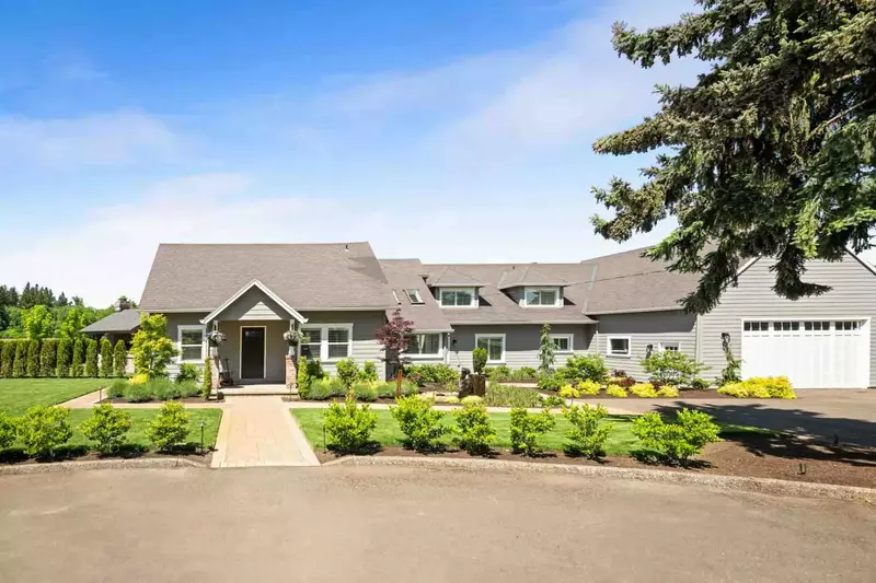 "This house was amazing and beautiful and wish I could have stayed longer!!" - Ashley