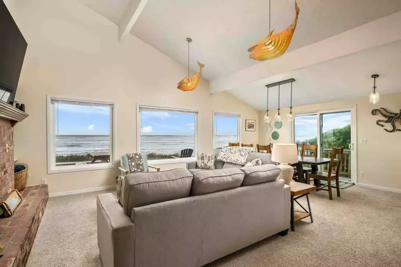 Welcome to Beachfront Family Sanctuary! Please enjoy our breathtaking rental right near downtown Rockaway Beach, Oregon.