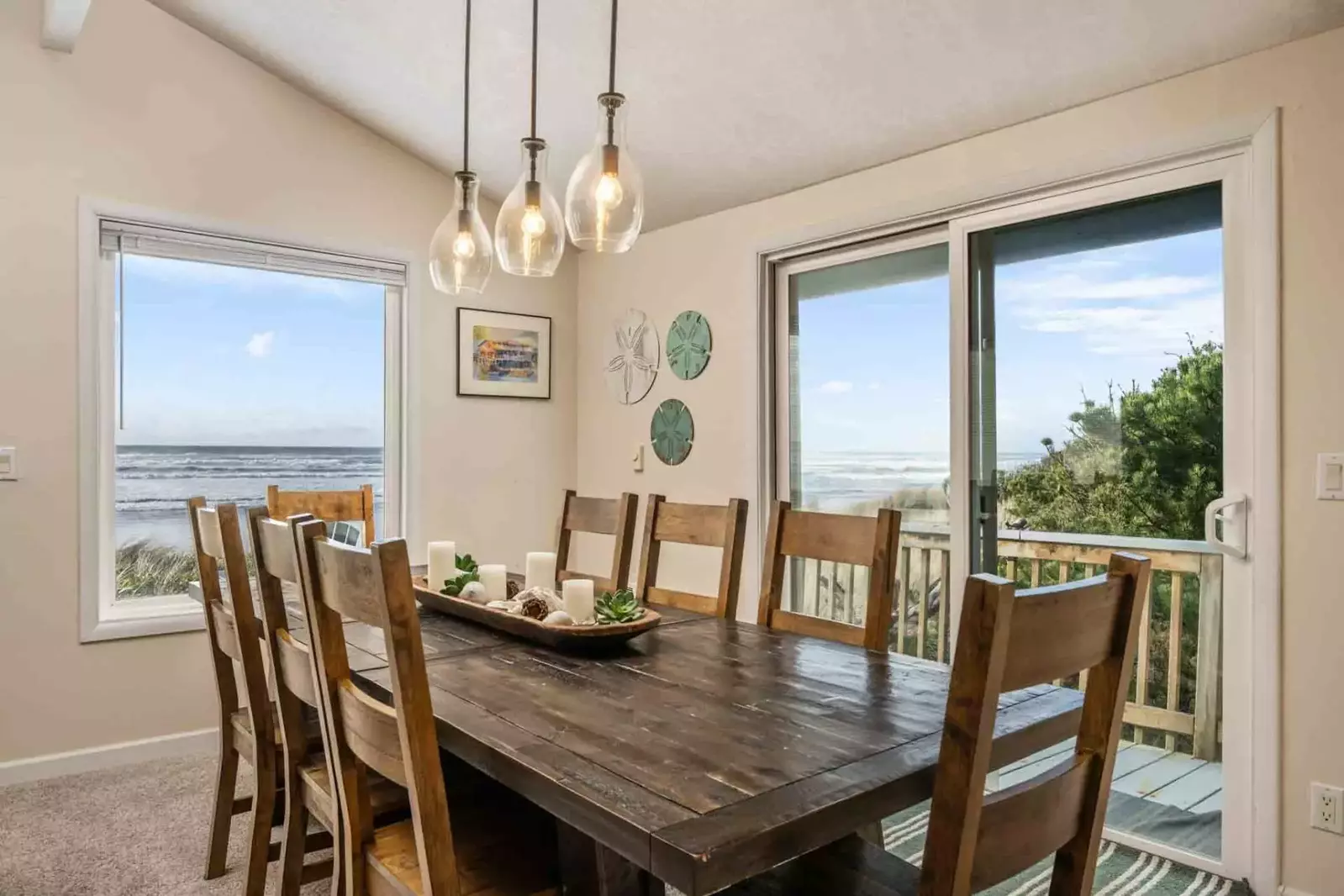 "Had an amazing 2 night stay here. Everything was in excellent shape and super clean. Great layout and spacious. Furniture is updated." - Jen