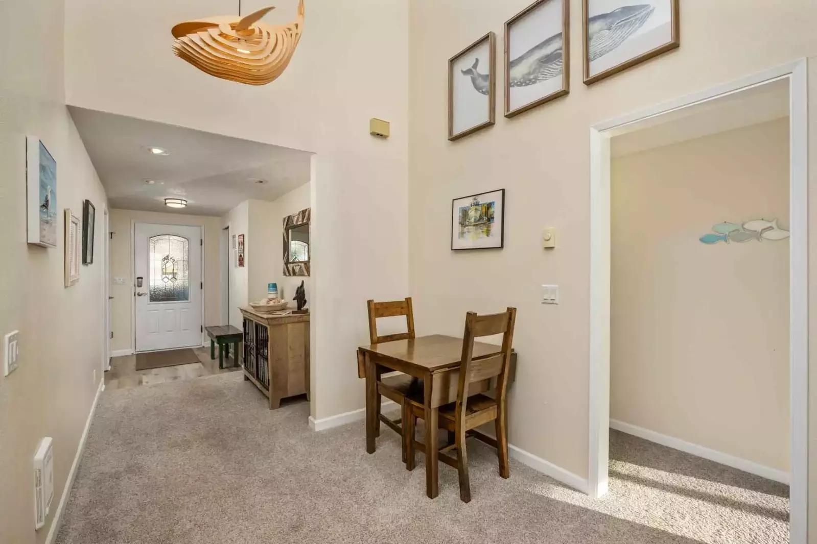 "Very nice and extremely clean. We particularly enjoyed the amazing beach views and relaxing in the hot tub after exploring the coast." - Kimberley