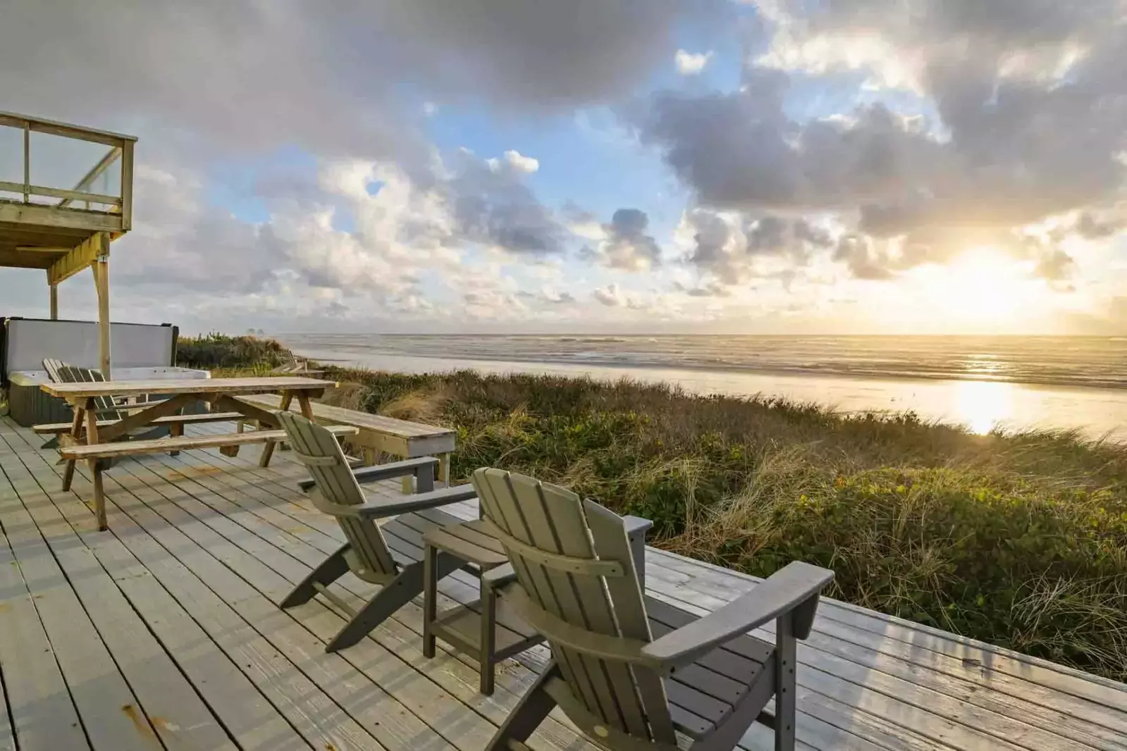 Rockaway Beach is south of Cannon Beach and north of Tillamook. Use this rental as a base camp to explore the Oregon Coast.