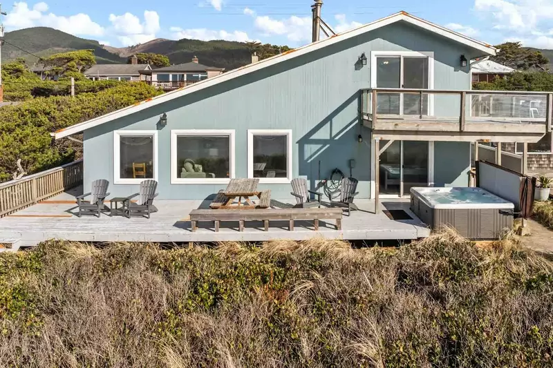 "Picture perfect views and a homey vibe, this was perfect for a family getaway/reunion! There was plenty of space inside to cook and hang out" - Tom