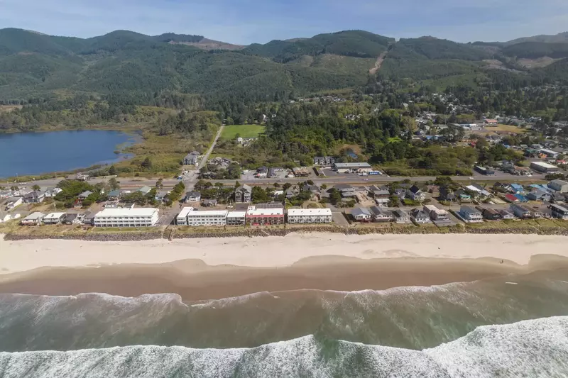 Welcome to the Sea Haven Motel Unit 7. We hope we get to host you at this Rockaway Beach rental. Please reach out with any questions.
