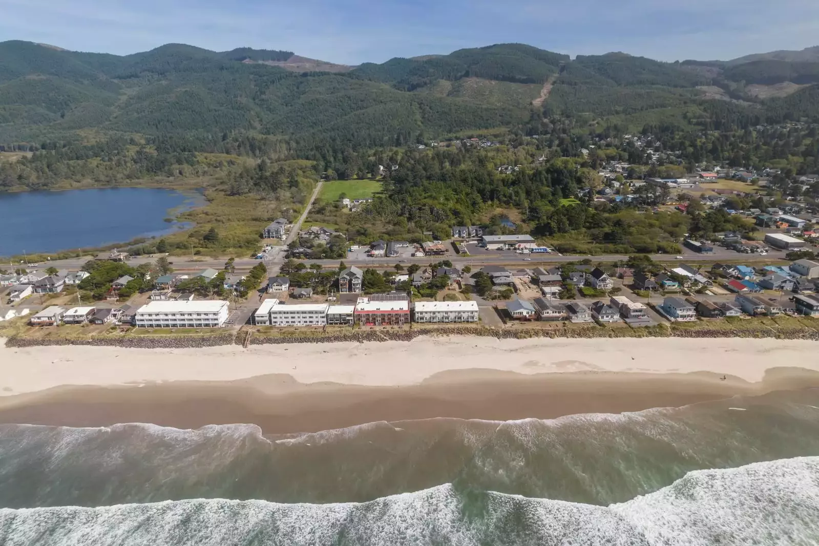 Welcome to the Sea Haven Motel Unit 7. We hope we get to host you at this Rockaway Beach rental. Please reach out with any questions.