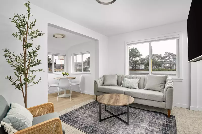 Welcome to the Inn at Rockaway Beach Unit 5. We hope we get to host you at this Oregon Coast rental. Please reach out with any questions.