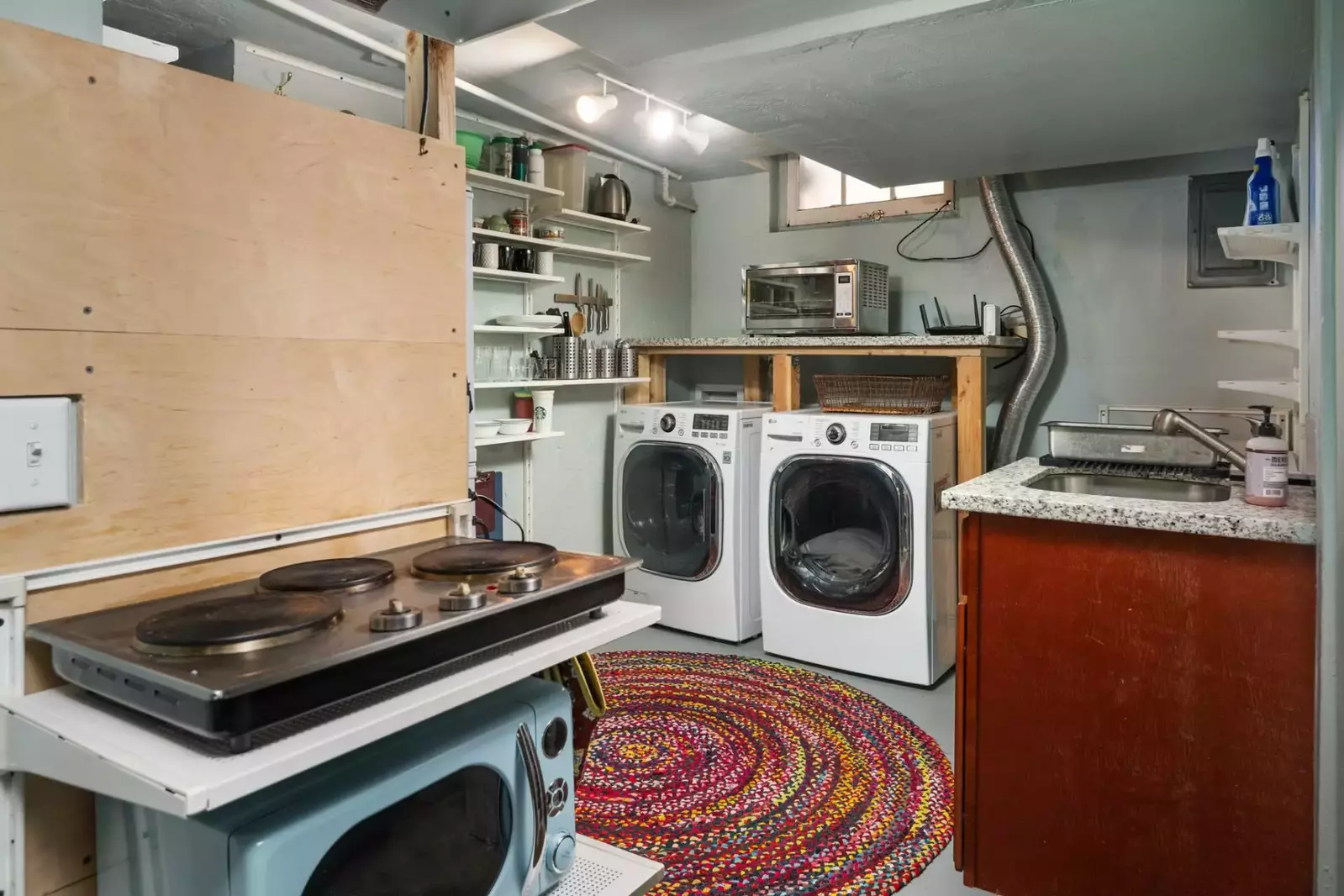 This rental has an up to date washing machine and dryer for guest use.