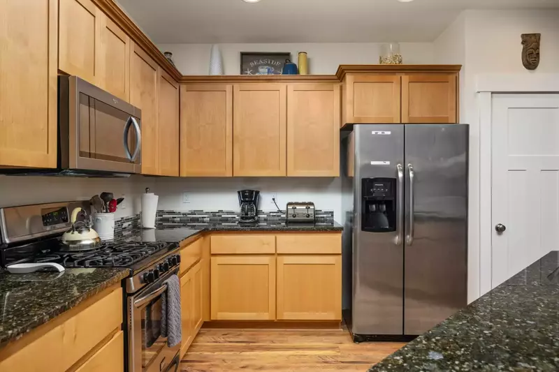 Cook delicious meals for breakfast, lunch, and dinner in this fully equipped kitchen. We suggest grabbing some seafood from a local market.