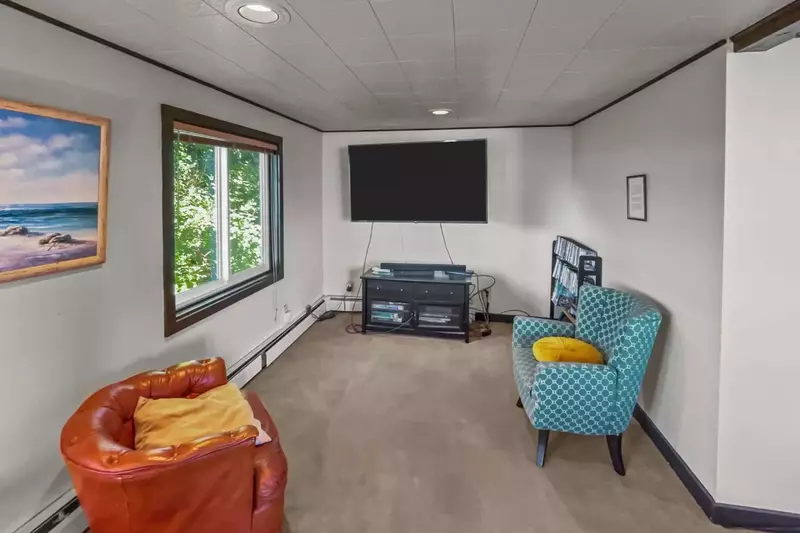 Watch you favorite movies, shows, and sports on this smart tv.