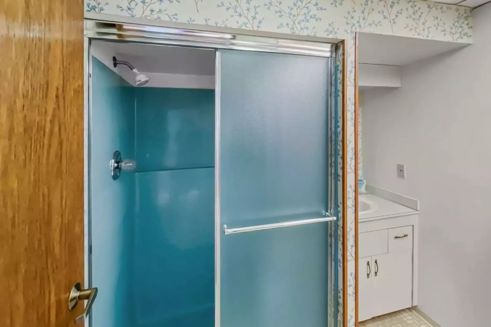 With 2 full bathrooms everyone staying here has ample privacy.