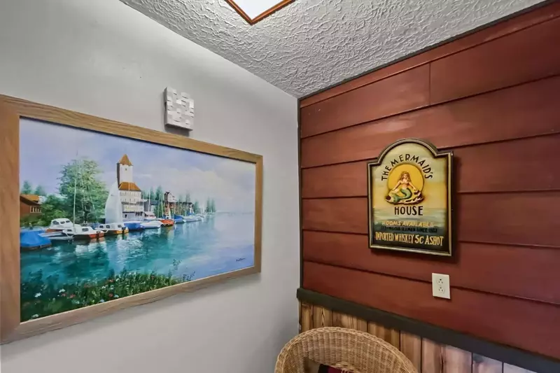 Rockaway Beach is south of Cannon Beach & Seaside and north of Tillamook. Use this rental as a base camp to explore the Oregon Coast.