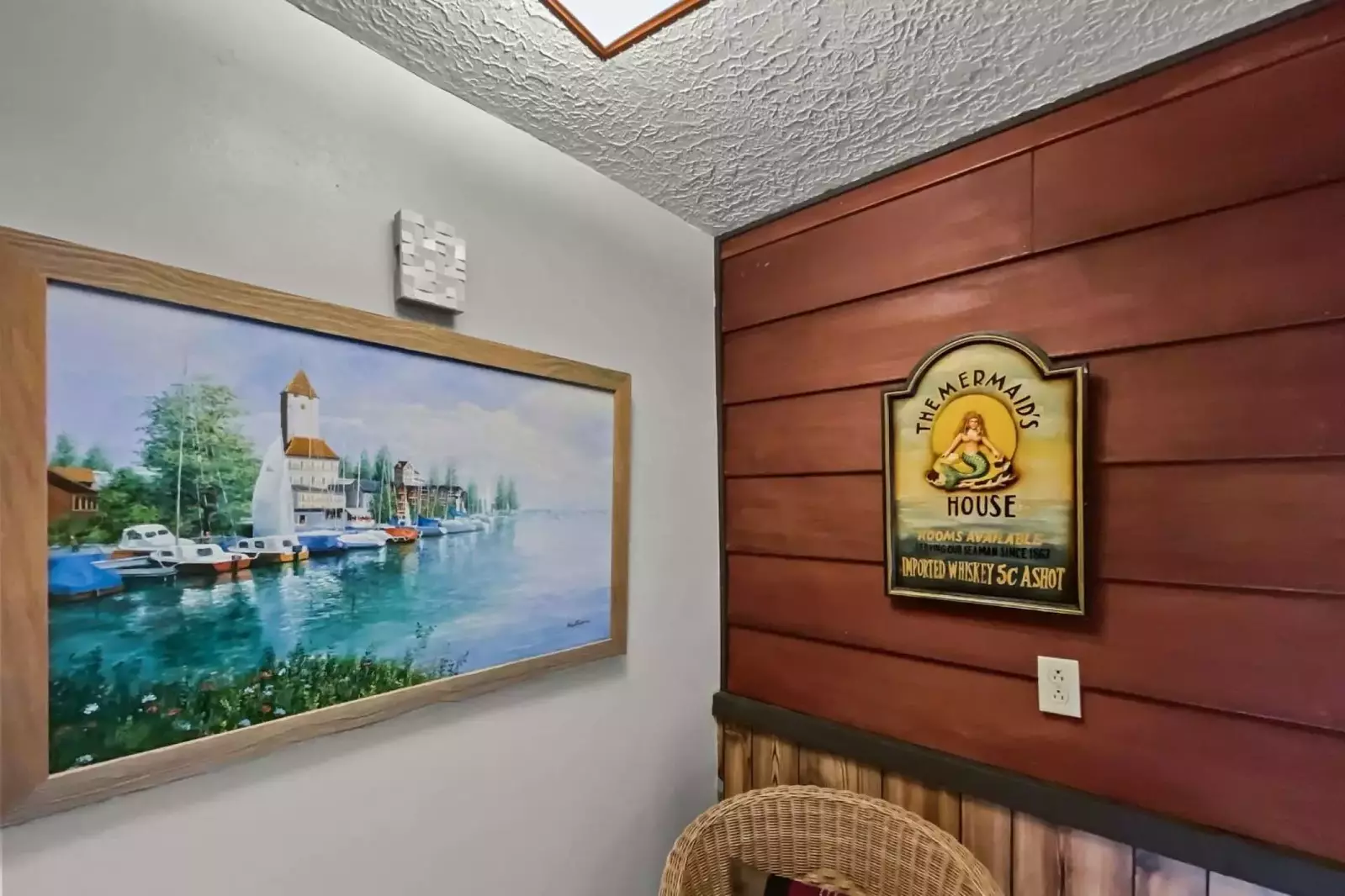 Rockaway Beach is south of Cannon Beach & Seaside and north of Tillamook. Use this rental as a base camp to explore the Oregon Coast.