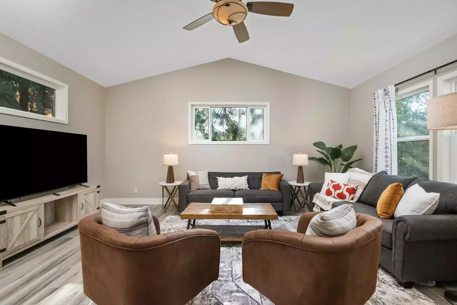 Welcome to Bridlemile Cottage! Please enjoy our spacious rental in the west hills of Portland.