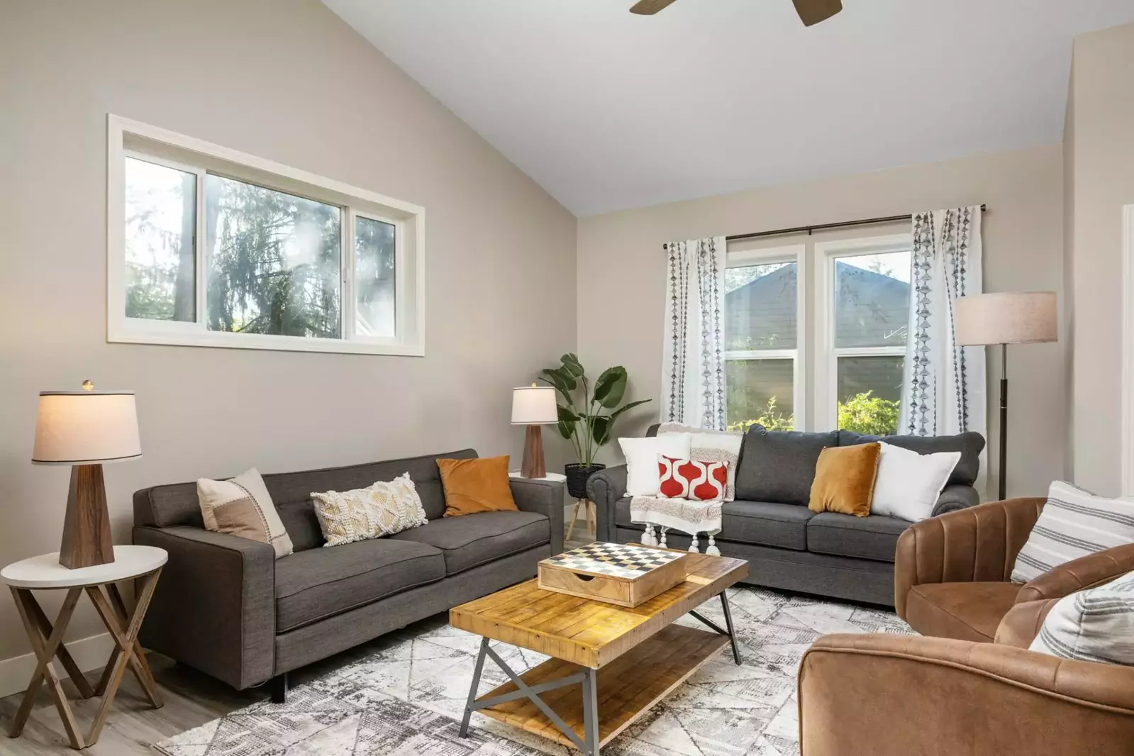 "The host was very friendly and responsive. House had everything we needed and was very comfortable. Would definitely stay again." - Alexandra