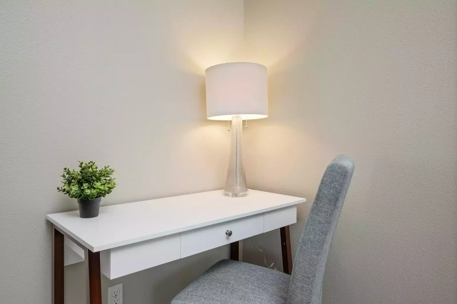 "Good location, in a nice neighborhood. The place was nice and spacious for all of us. We definitely felt right at home being there." - Marisa