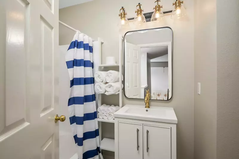 The best “pet friendly”property I’ve ever stayed at. Usually I have to go without some level of luxury if I want to bring my dog. But not here! - Rich