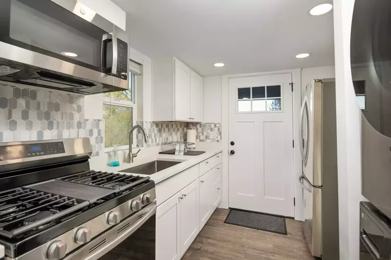 "Great house, great location. Would stay again." - Becca