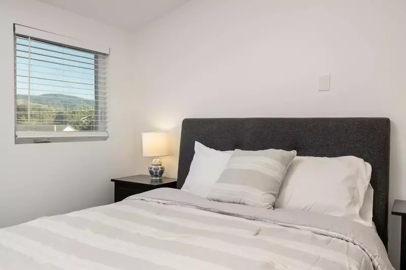 Lincoln City is known for its vast sandy beaches, kite flying, the Chinook Winds Casino, an outlet mall, seafood, and more!