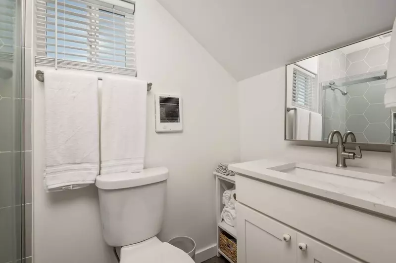 "Great location with beautiful views on the deck. The house itself is new remolded, kitchen and bathroom are sparkling." - Huan