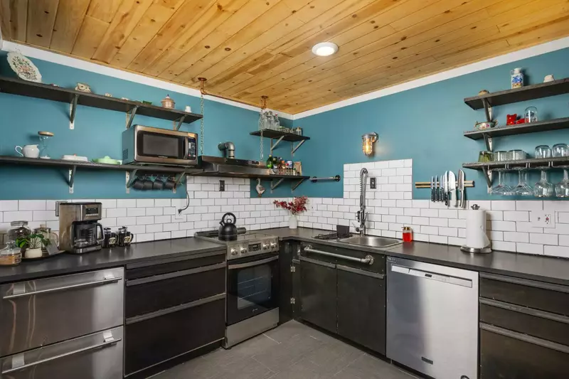 Cook delicious meals for breakfast, lunch, and dinner in this fully equipped kitchen.