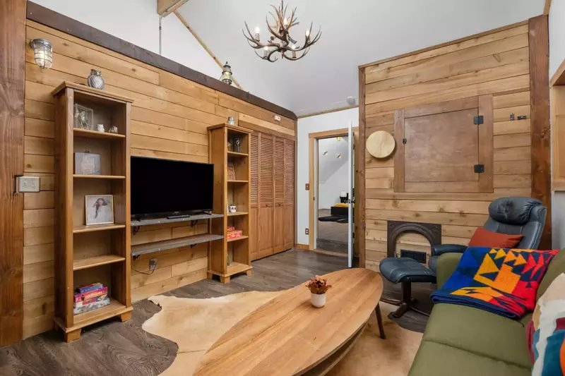 Watch you favorite movies, shows, and sports on this smart tv after a day on the slopes!