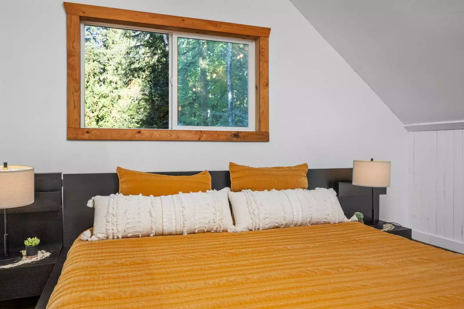 "We had a very relaxing stay. We used the hot tub a couple times, it was nice and hot when we got there." -  Cory