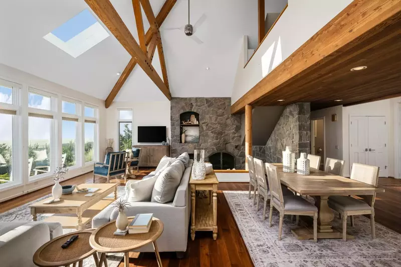 Welcome to the High Ridge House. We hope we get to host you at stunning ocean view property. Please reach out with any questions.