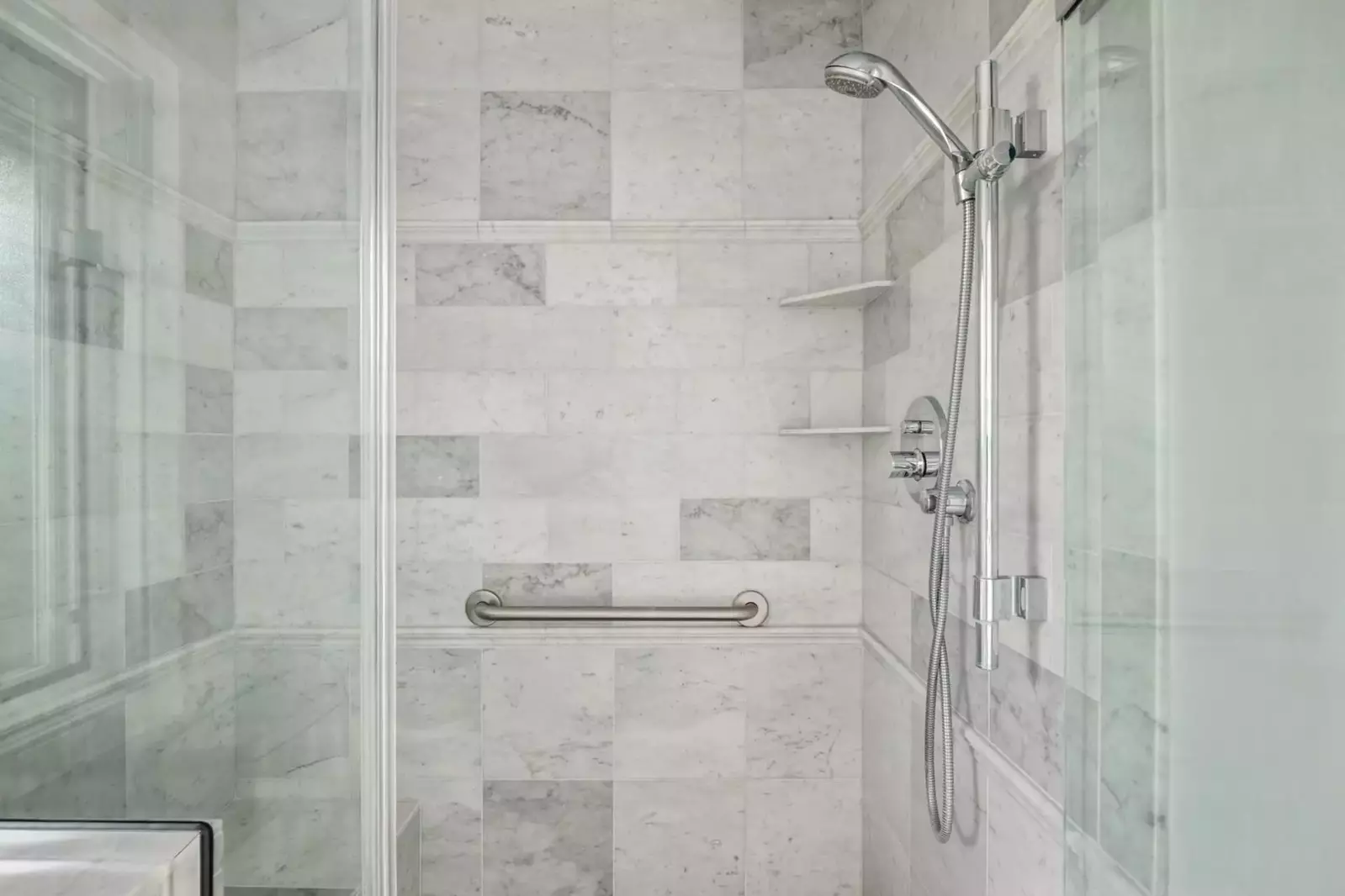 With 2.5 bathrooms everyone staying here has ample privacy.