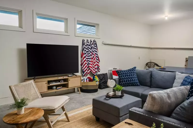 "Absolutely beautiful spot with easy access to the beach, a great deck, and lots of space." - Matthew