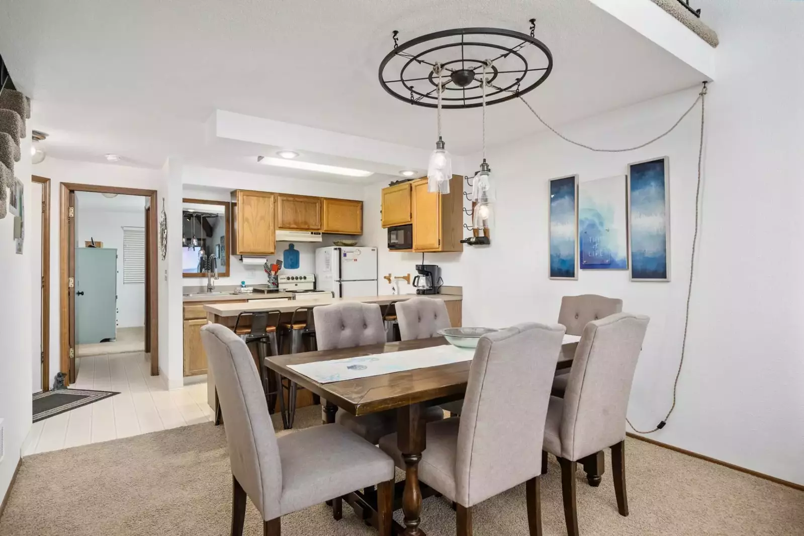 Our team loves to recommend great places to eat and drink. Reach out to us so we can tell you all about our favorite spots in Rockaway Beach!