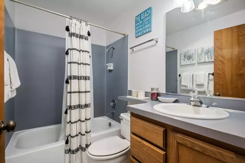 "Enjoyed ocean view and appreciated having nice shampoo and coffee provided." - Paul