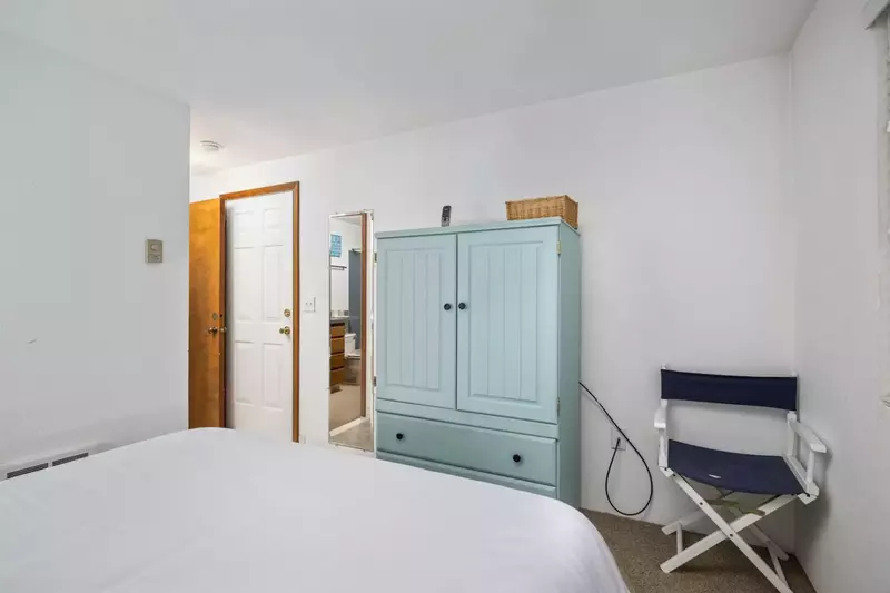 "This was the perfect place for my trip. Grandparent could watch grandchild play on the beach from the balcony" - Emily