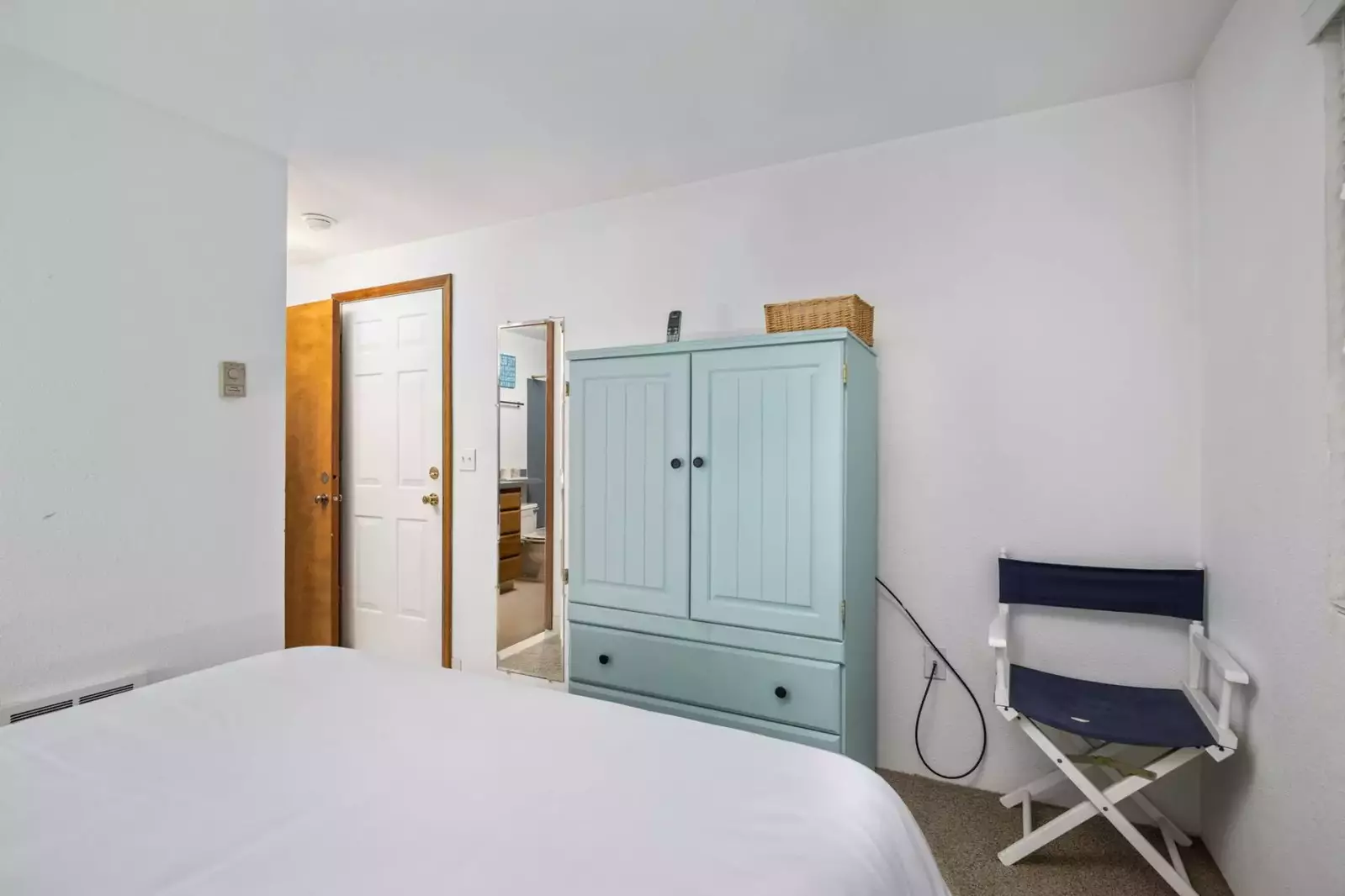 "This was the perfect place for my trip. Grandparent could watch grandchild play on the beach from the balcony" - Emily