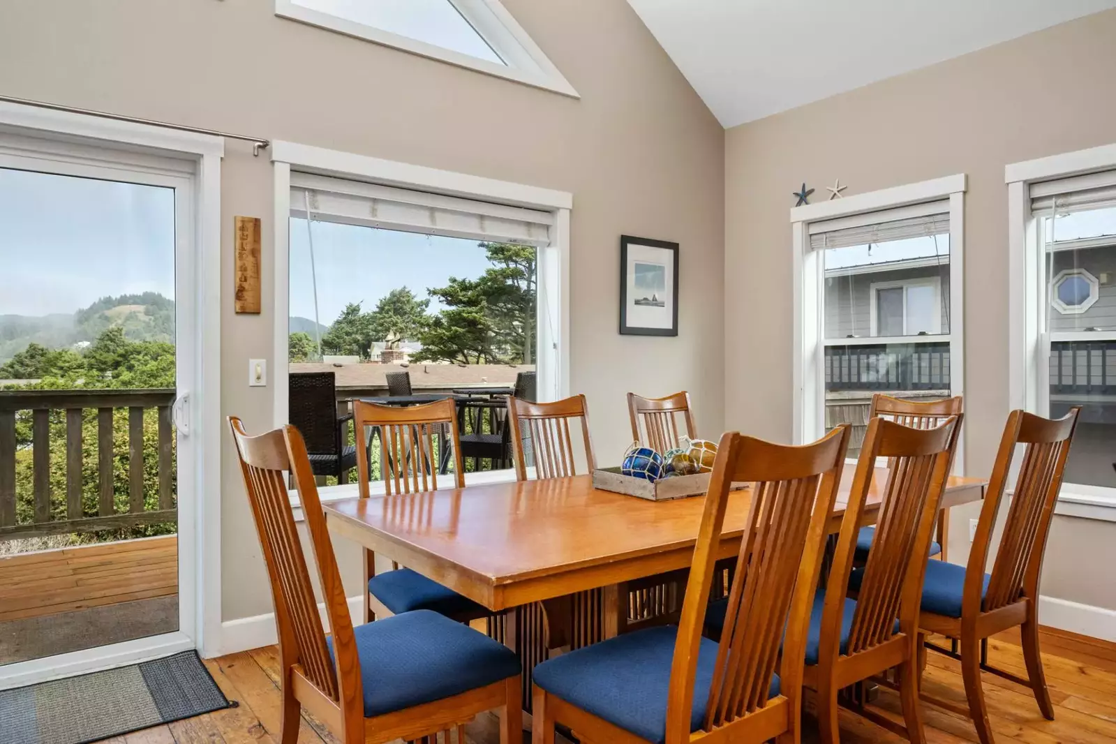 "Nice big living room with a huge dining table to play games. Absolutely recommend this house." - Lee