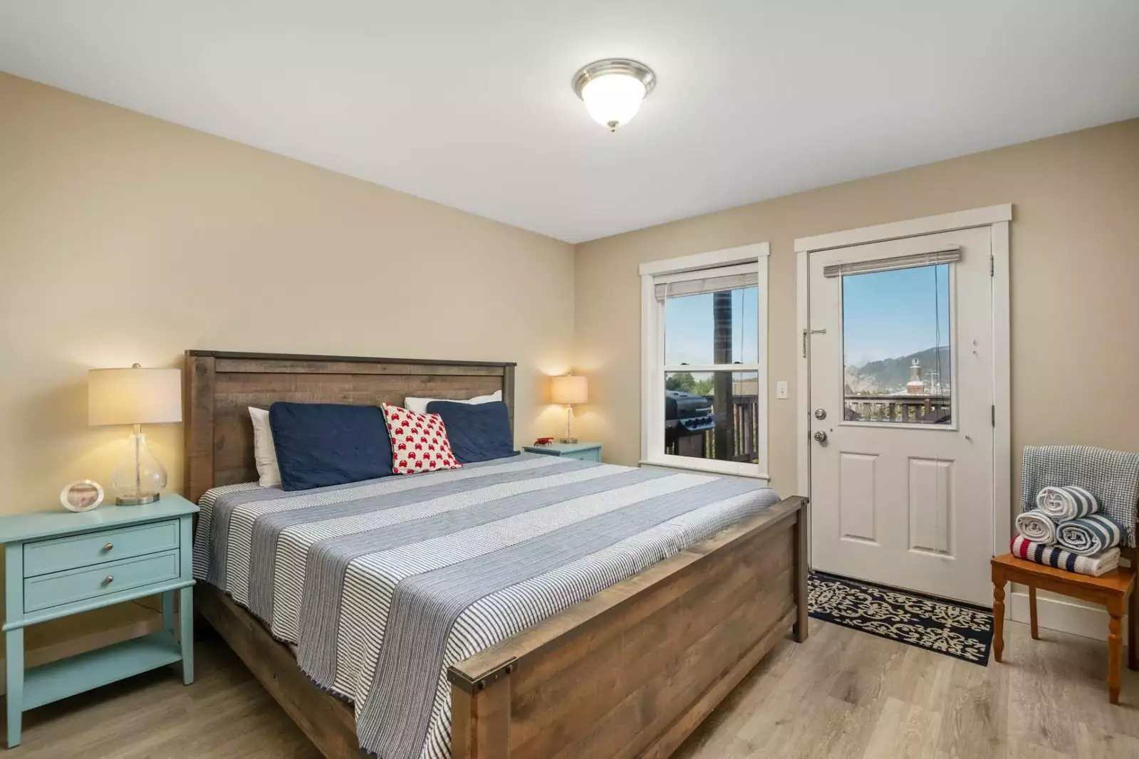 "Great home, lots of rooms and sleeping areas. Nice big parking area" - Gary