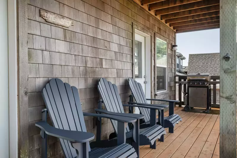 Lincoln City is just north of Depoe Bay, the whale watching capital of Oregon. Spend and afternoon there looking for these gentle giants.
