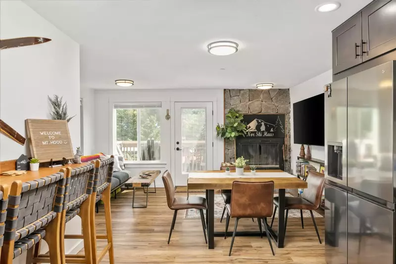 Nor Ski Haus is the perfect location for you to thoroughly enjoy everything the Mt. Hood region has to offer.