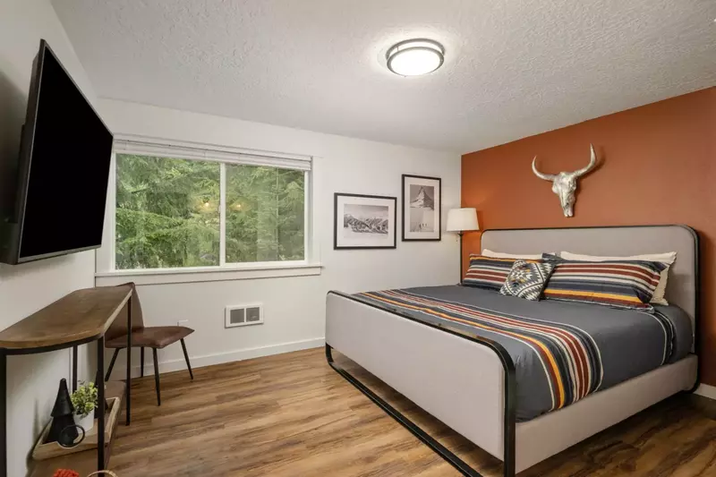 "It was spacious and clean, and had tons of activities and places to eat nearby." - Nikki